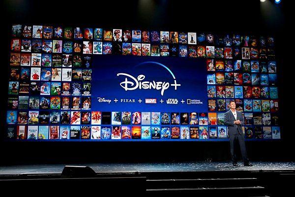 Bir diğer iddia ise Türkiye pazarına açılan Disney Plus'un bünyesine katılacak olan Fahriye Evcen, Alparslan: Büyük Selçuklu dizisinden ayrıldıktan sonra Disney Plus'ta yayınlanacak bir projeye başlayacak.