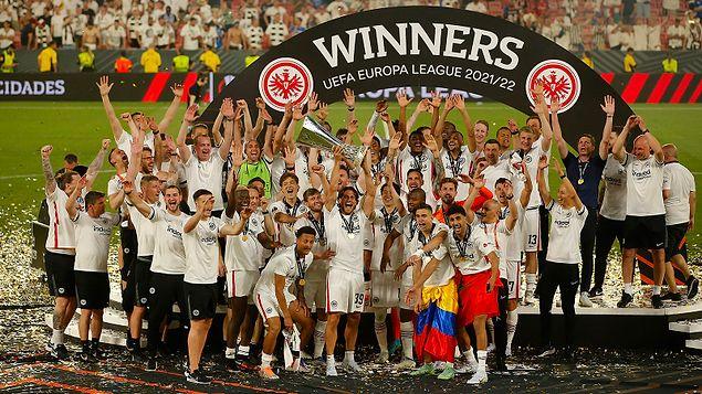 UEFA Avrupa Ligi finalinde Rangers'ı penaltılarla mağlup eden Eintracht Frankfurt kupanın sahibi oldu.