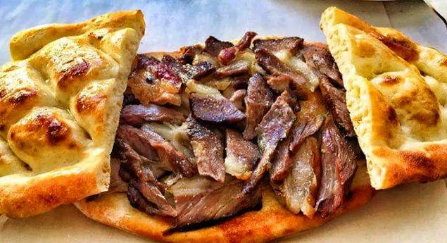 Bitlis'in vazgeçilmez lezzetlerinden olan büryan kebabı, hiç şüphesiz Anadolu'nun en kendine has yemeklerinden biri.