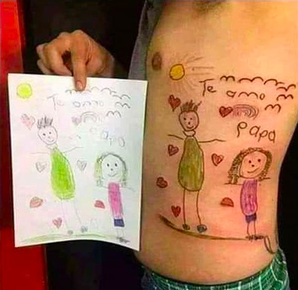 2. Vefat eden çocuğunun yaptığı bir resmi dövme yaptıran acılı bir adam: