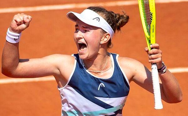 Toprak korttaki WTA 1000 turnuvalarından Madrid Açık'ı kazanan, Roma Açık finalinde ise Swiatek'e yenilen Ons Jabeur (6) ve geçen yılın şampiyonu Barbora Krejcikova (2) ise ana tablonun diğer yarısında mücadele edecek.