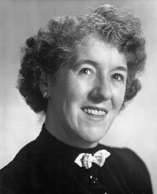 18. Enid Blyton, kitapları en çok çevrilen çocuk yazarı iken, Agatha Christie tüm yazarlar içinde ilk sırada yer almaktadır.