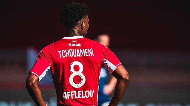 6. Monaco'nun Fransız orta saha oyuncusu Aurelien Tchouameni, Liverpool ile anlaşmaya vardı. (Daily Mirror)