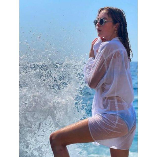 Güzelliği ve Oyunculuğuyla Gündemden Düşmeyen Melis Sezen'in Cesur Instagram Paylaşımlarını İnceliyoruz