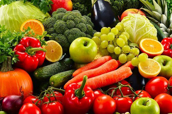 Meyve fiyatlarının yüzde 19,2 oranında arttığı mayıs ayında sebze fiyatlarında, bir önceki aya göre ortalama yüzde 9,2 oranında düşüş yaşandı.