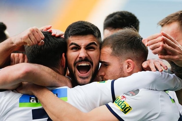 Genç Topçu Eren Elmalı Kimdir, Hangi Takımda ve Mevkide Oynuyor?