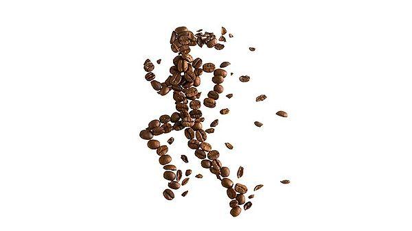 Kahve, beyaz yağın esmerleşmesini sağlayarak yağ kaybını hızlandırmanıza yardımcı olur.