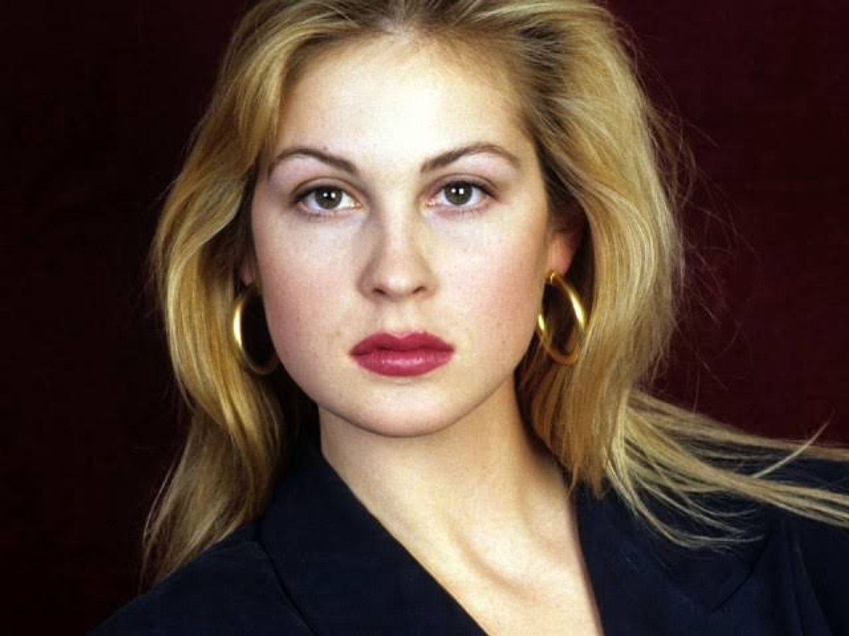 who is kelly rutherford - Ilustrasi 3