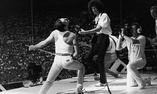 Queen'in katılımıyla tanınan Live Aid konseri hangi yıl gerçekleşmişti?