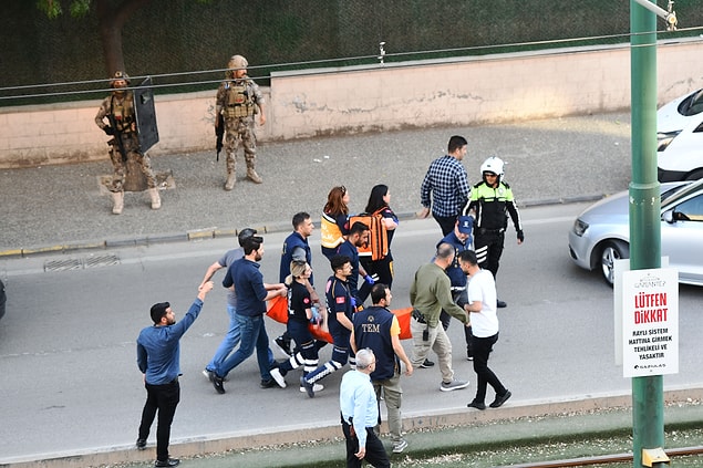 Üzerinden kablo düzeneği çıktı
