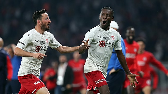 Kulüp tarihinin ilk kupasını kazanan Sivasspor, önümüzdeki sezon UEFA Avrupa Ligi'nde mücadele edecek.