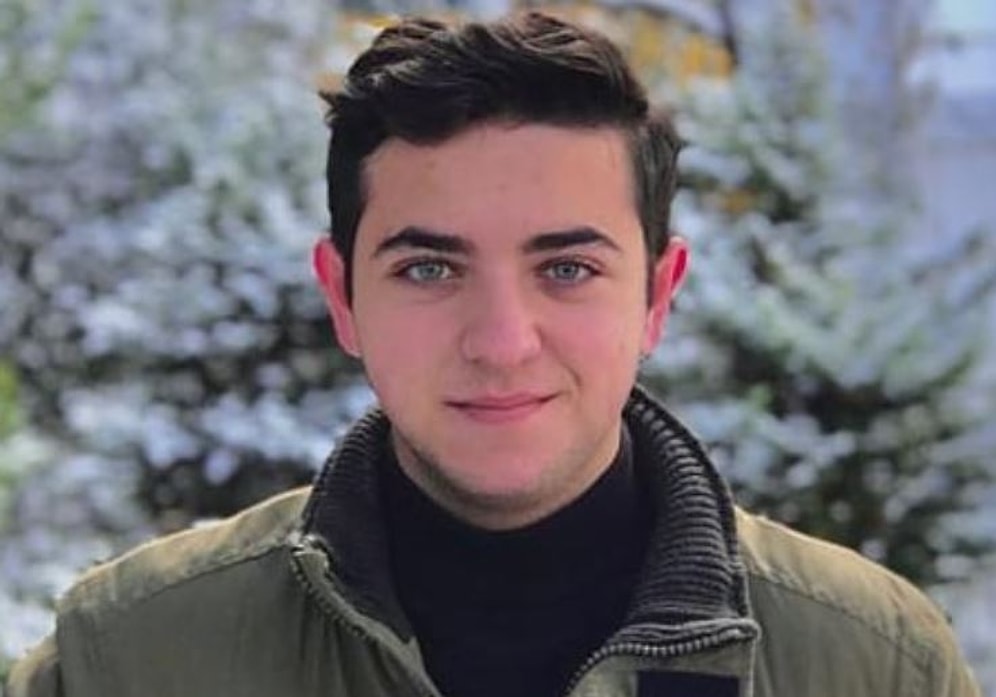 Berat Efe Parlar Kimdir, Kaç Yaşındadır, Oynadığı Dizi ve Filmler Neler? Bera Efe Parlar'ın Aldığı Ödüller