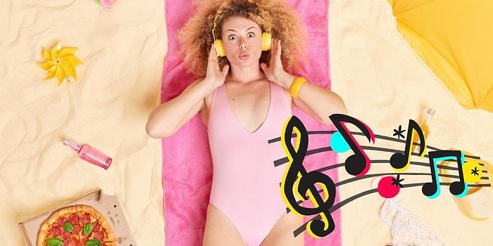 Tatil Sezonu Geldi! İşte Plajda Güneşlenirken Dinlemelik En Güzel 12 Şarkı