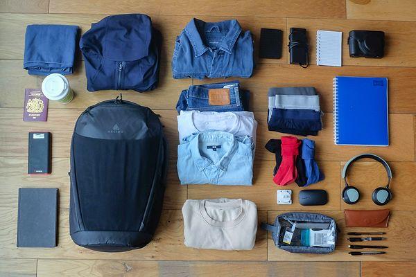15. Seyahate çıkacağınız zaman her eşyayı yanınıza almak yerine daha hafif bir çanta hazırlarsanız tatilinizin keyfini rahatça çıkarabilirsiniz.