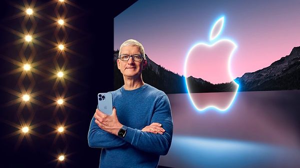 Apple CEO'su Tim Cook listenin zirvesine en yakın isim oldu.