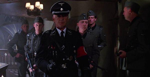 8. Indiana Jones and the Last Crusade filmindeki Nazi kıyafetleri kostüm değil, gerçekten II. Dünya Savaşı'nda kullanılan üniformalardır.