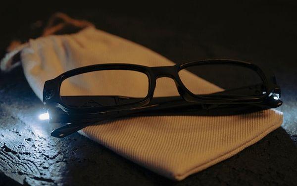 6. Kitap okuma gözlüğü ile gönül rahatlığıyla sızıp kalabilirsiniz.
