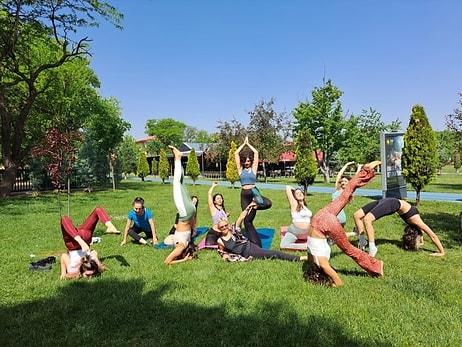 Dün 'İzinsiz Etkinlik' Demişlerdi: Türk Dünyası Vakfı Eskişehir'deki Yoga Yasağına 'Yanlış Anlaşılma' Dedi