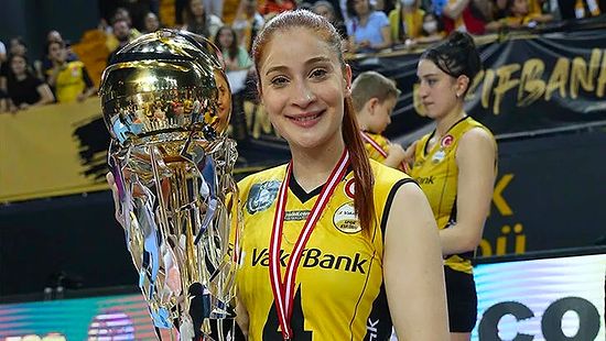 Milli Voleybolcu Tuğba Şenoğlu VakıfBank'a Veda Etti! Tuğba Şenoğlu Hangi Takım İle Anlaştı?