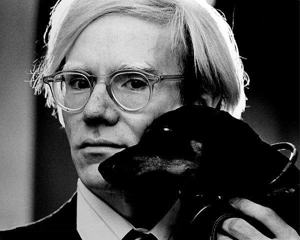 14. Sanatçı Andy Warhol