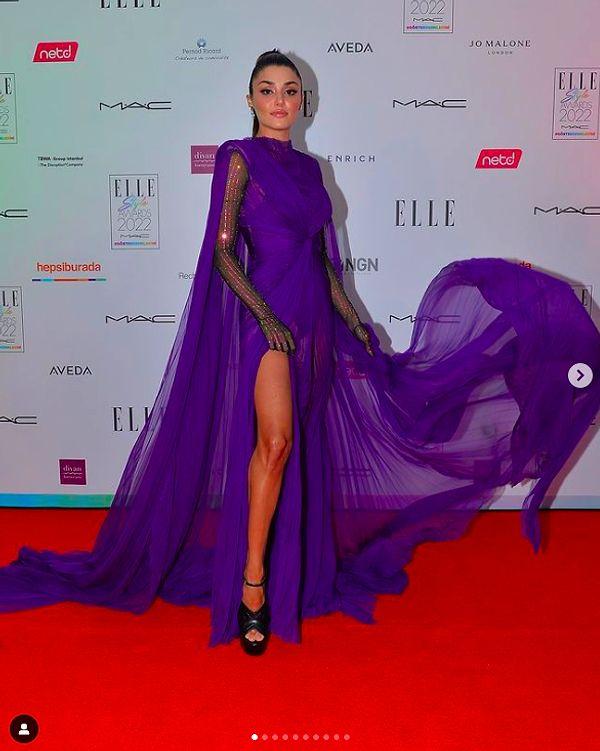 Bir buçuk saatte hazırlanan ünlü oyuncu Hande Erçel'in tercihi ise Gucci'den yana oldu. Erçel, daha önce Lady Gaga'nın House of Gucci'nin prömiyerinde giydiği elbisenin aynısını seçti.