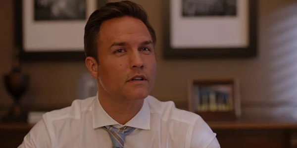 Scott Porter as Mayor Paul Randolph