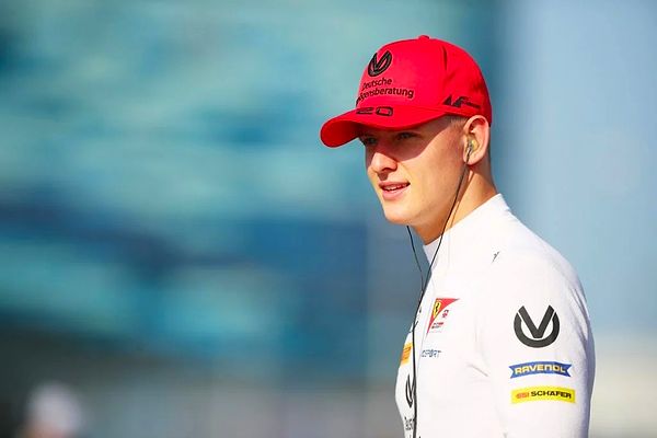 Mick Schumacher yaş