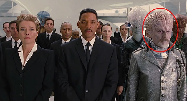 22. Men in Black 3'te beyni açıkta kalan uzaylıyı efsanevi SFX sanatçısı Rick Baker canlandırıyor. Baker, üç MIB filminde de yer alıyor.