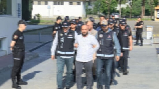 İstanbul'da Fuhuş Operasyonu: Hamile Kalan Kadınlara Düşük Yaptırıp Bebeklerini Gömmüşler