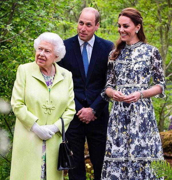 3. William ve Kate'e istedikleri kişiyi kraliyet düğünlerine davet etmelerini söyledi.