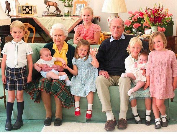 10. Ve Kate & William'ın tüm çocuklarını majesteleri ilan etti.