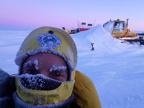 41. Şimdiye kadar kaydedilen en soğuk gün, Antarktika'daki Vostok İstasyonu'nda kaydedilmiştir ve -89.2 santigrat derecedir.