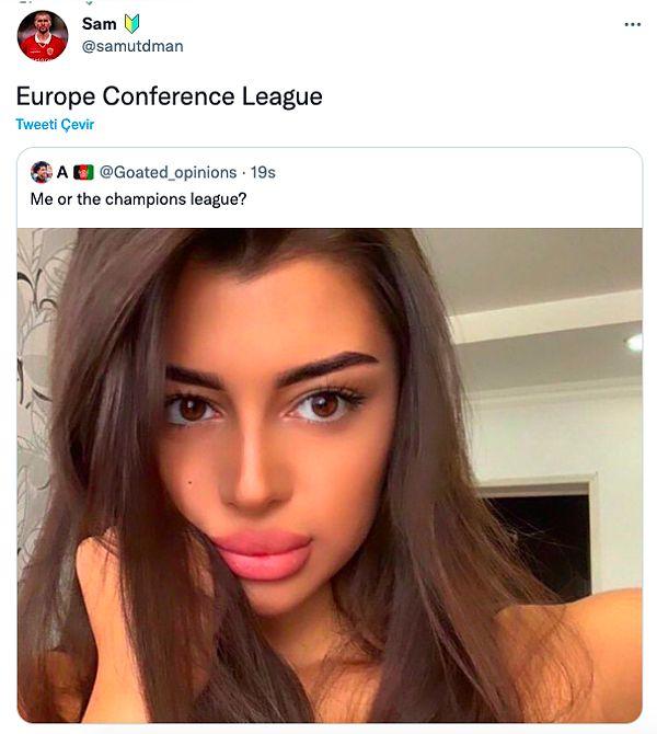 'Ben mi, Şampiyonlar Ligi mi?' diye soran kadına, 'UEFA Konferans Ligi' cevabını veriyor. Belli ki çok sıkılıyor. En azından bu sıkıntısı yaratıcı bir şeylere dönüşmüş. Futbolcu formalarıyla vibratörleri eşleştirmiş.