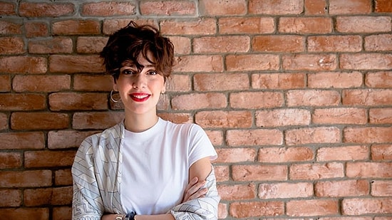 Bergüzar Korel Takipçilerine Döndüğünü İşte Böyle Duyurdu!