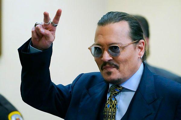 Biliyorsunuz ki geçtiğimiz günlerde Johnny Depp'in eski eşi Amber Heard'e açtığı karalama davası sonuçlandı ve Depp davayı kazandı.