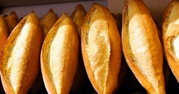 Ocak 2021'de asgari ücretle 1875 adet ekmek alınırken, Nisan 2022'de 1550 adet alındı.