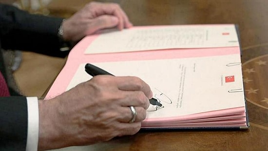 Erdoğan, Türkşeker Genel Müdürü Dahil 19 Üst Düzey Bürokratı Görevden Aldı