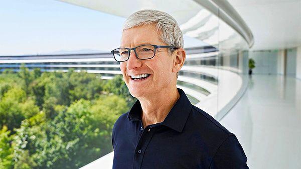 7. Apple'ın CEO'su Tim Cook, 2014 yılında "Eşcinsel olmaktan gurur duyuyorum ve eşcinsel olmayı Tanrı'nın bana verdiği en büyük armağanlardan biri olarak görüyorum" demişti.
