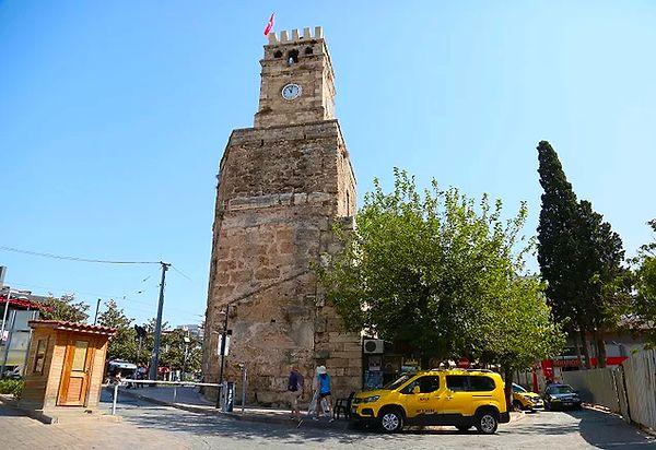 3. Antalya'da bulunan tarihi saat kulesinin orijinal saatin çalındığı ortaya çıktı.