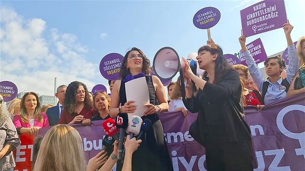 Danıştay savcısı, İstanbul Sözleşmesi'nden çekilme kararının iptalini talep etti. Mahkeme heyeti, kararın daha sonra açıklanacağını bildirdi.