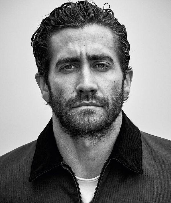 7. Jake Gyllenhaal, 2021'de Vanity Fair ile yaptığı bir röportajda çok sık banyo yapmayı gereksiz bulduğunu söylemişti.