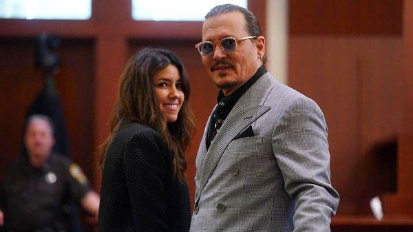 Hatta dava sürecinin bir noktasında Depp ile Vasquez arasında bir ilişki olduğu ve ikilinin aşk yaşadığı iddiaları gündeme bomba gibi oturmuştu.
