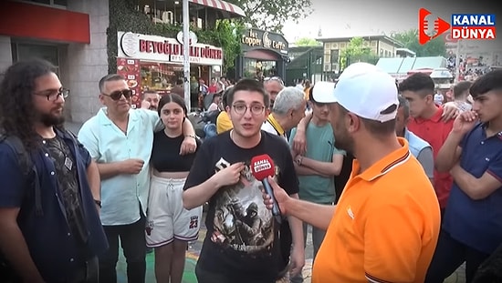 Babasına Seslenerek '20 Yıldır Yeter, Oğlunun Geleceği İçin AKP'ye Oy Verme' Diyen Genci Alkışladılar