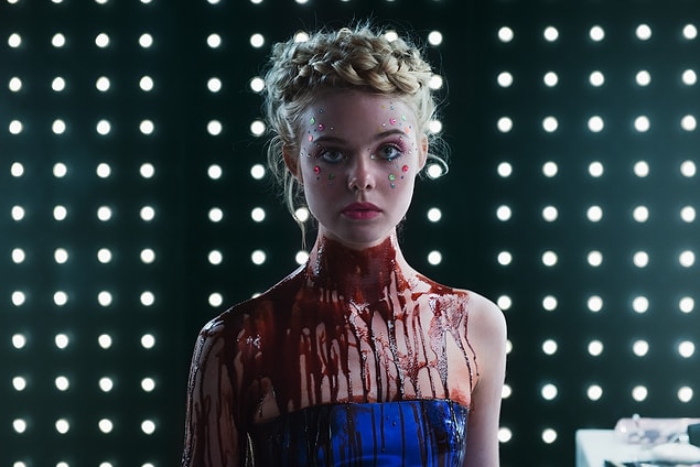 15. Neon Şeytan (The Neon Demon, 2016) 15. Neon Şeytan (The Neon Demon, 2016)