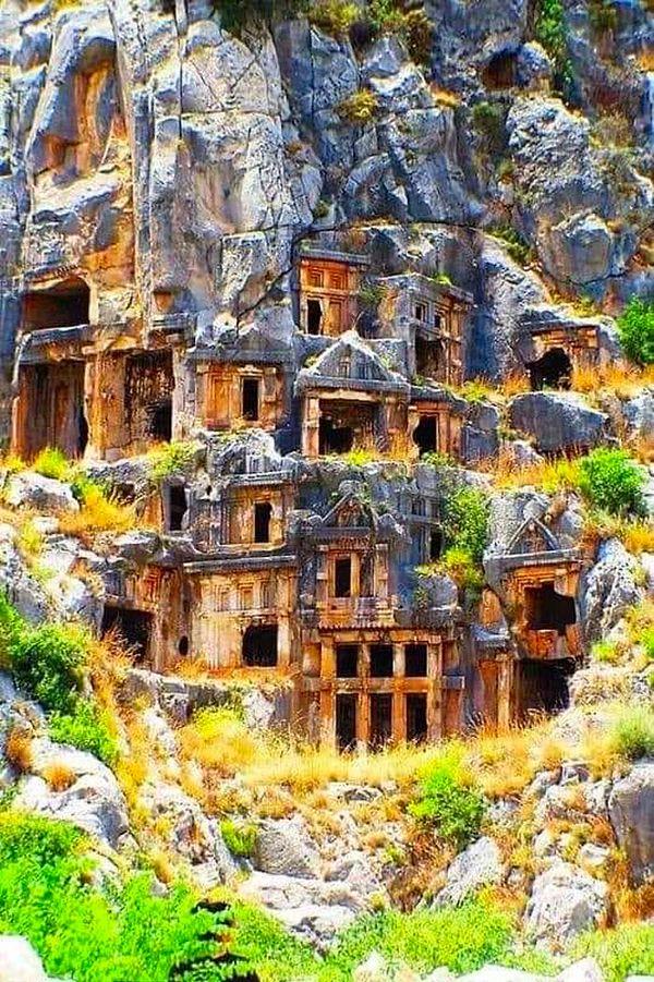 41. Myra Antik Kenti'nde bulunan Likya Kaya Mezarları. Antalya, Türkiye