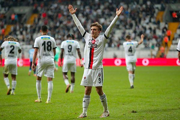 6. Frankfurt, Rıdvan Yılmaz için revize edilmiş teklifini Beşiktaş'a iletti. Beşiktaş, teklife prensipte 'evet' dedi. (Sabah)