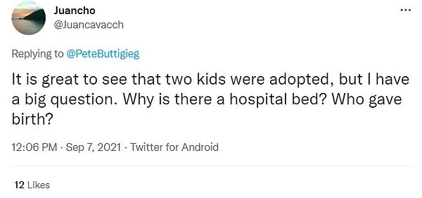 "Doğumu yapan nerede? Neden hastane yatağındasınız?" gibi yorumlar yapılmıştı.