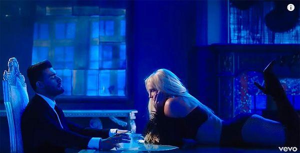 Spears ve Asghari, Britney'in "Slumber Party" müzik videosunun setinde tanıştıklarını sonrasında ilk kez romantik olarak bağlandıklarını söylediler. Spears daha sonra 2017'deki bir radyo röportajında, 28 yaşındaki Asghari ile video çekiminden sonra yeniden bağlantı kurmasının yaklaşık "beş ay" sürdüğünü açıkladı.