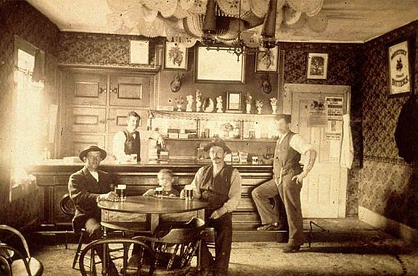 18. 1890 yıllarında Wisconsin'deki bir bar.