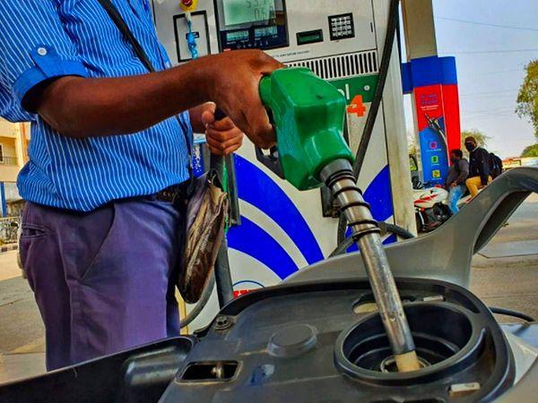 14. Hindistan'da 1 litre benzin 1.24 dolar iken arabanız dizelse 1.13 dolar ödemeniz gerekiyor.